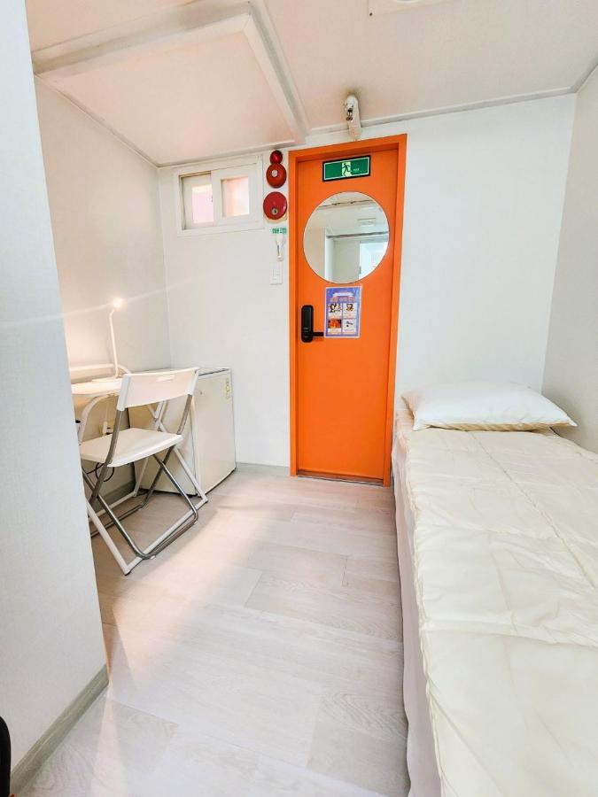 Oreum Stay Myeongdong - Female Only Сеул Екстериор снимка