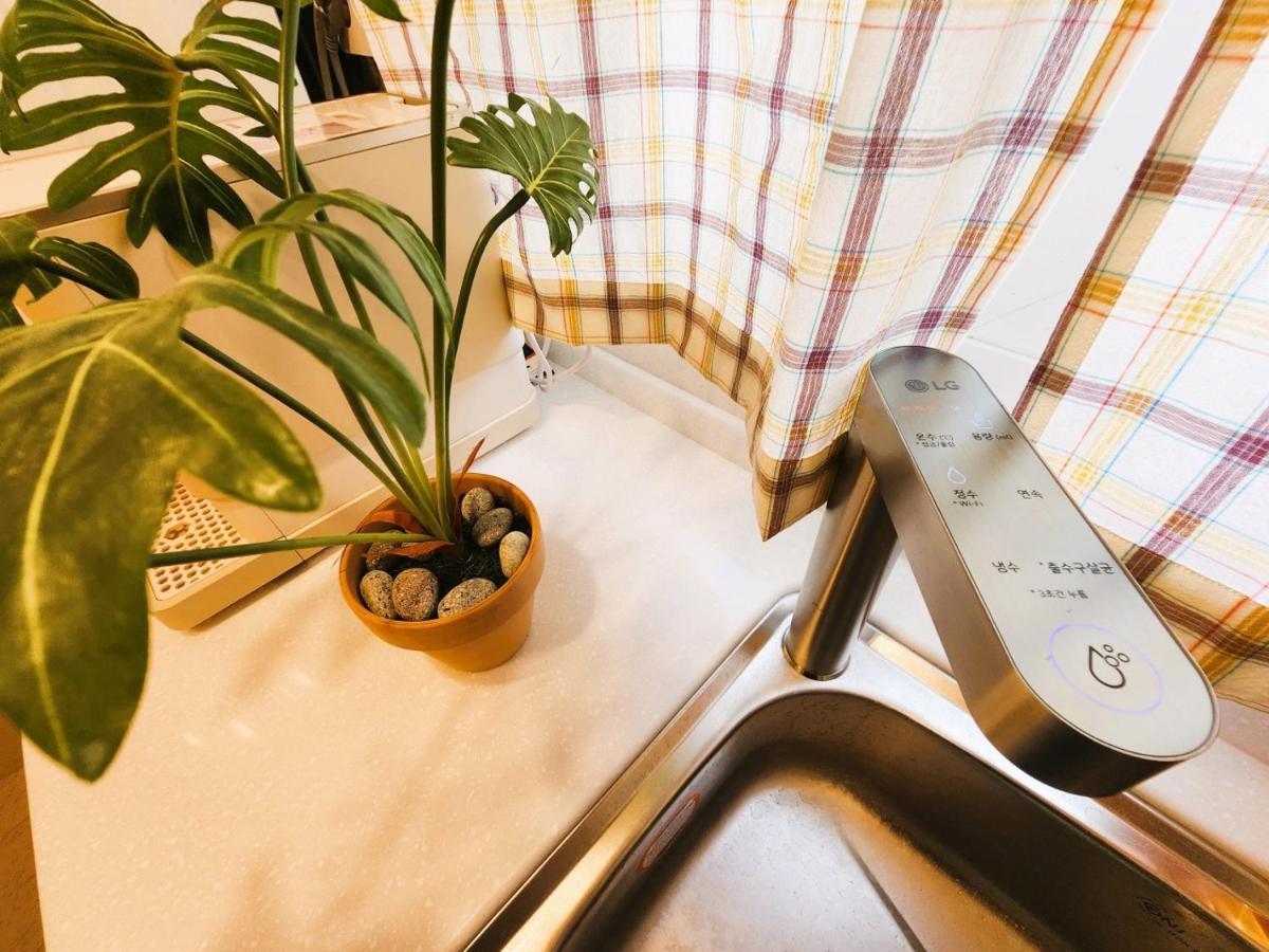 Oreum Stay Myeongdong - Female Only Сеул Екстериор снимка