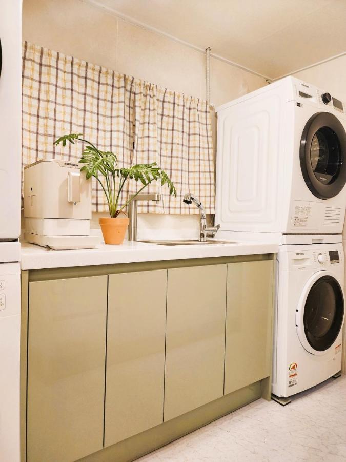 Oreum Stay Myeongdong - Female Only Сеул Екстериор снимка